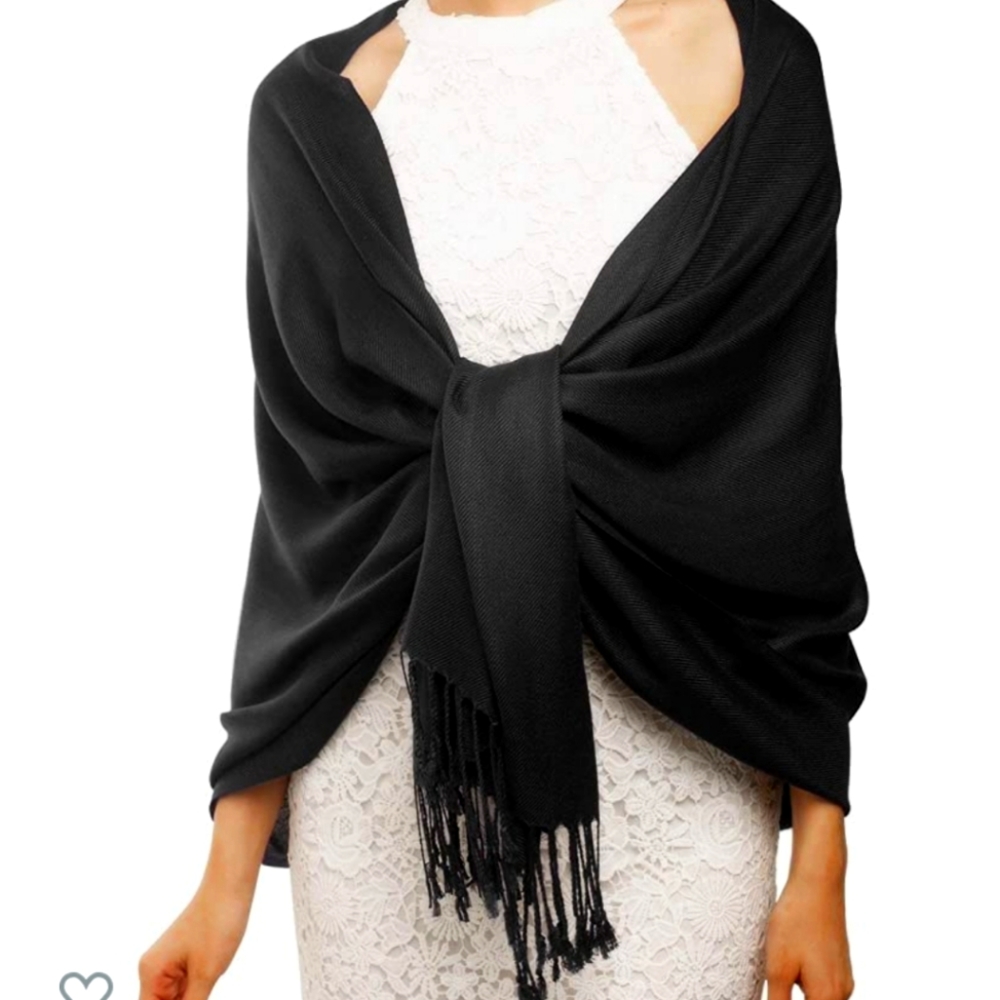 NEW.      CASHMERE Feel Scarf (Plaid Print)